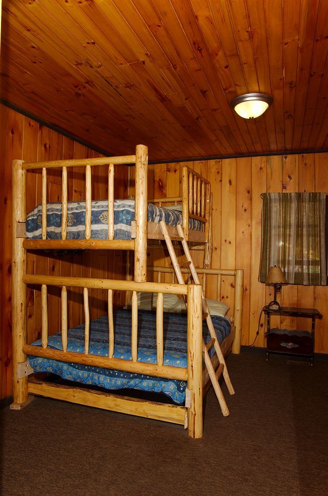 Algonquin Eco-Lodge Harcourt Exterior photo
