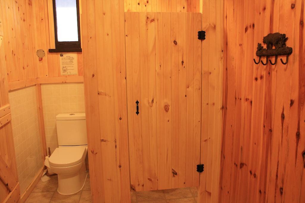Algonquin Eco-Lodge Harcourt Room photo