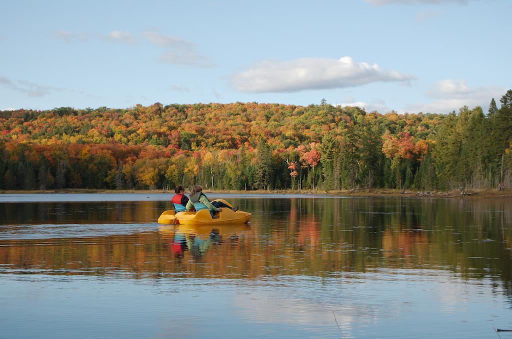 Algonquin Eco-Lodge Harcourt Exterior photo